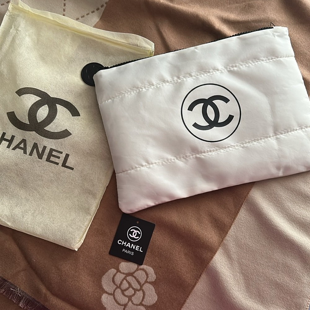 Chanel White Quilted Pouch